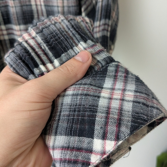 Rails black, white, red plaid button down shirt - size med - Picture 4 of 6